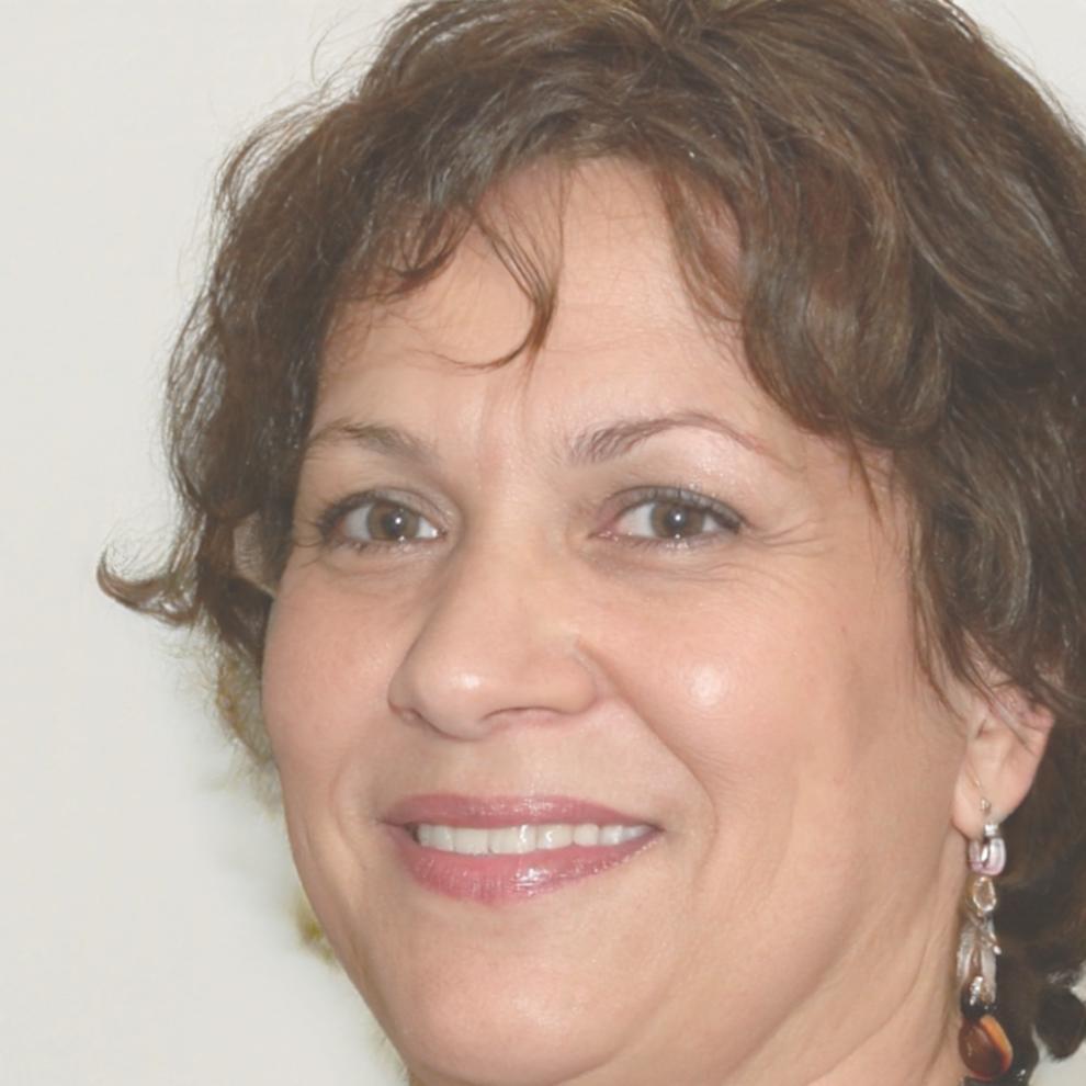 Elena Martínez, Directora de Educación Financiera